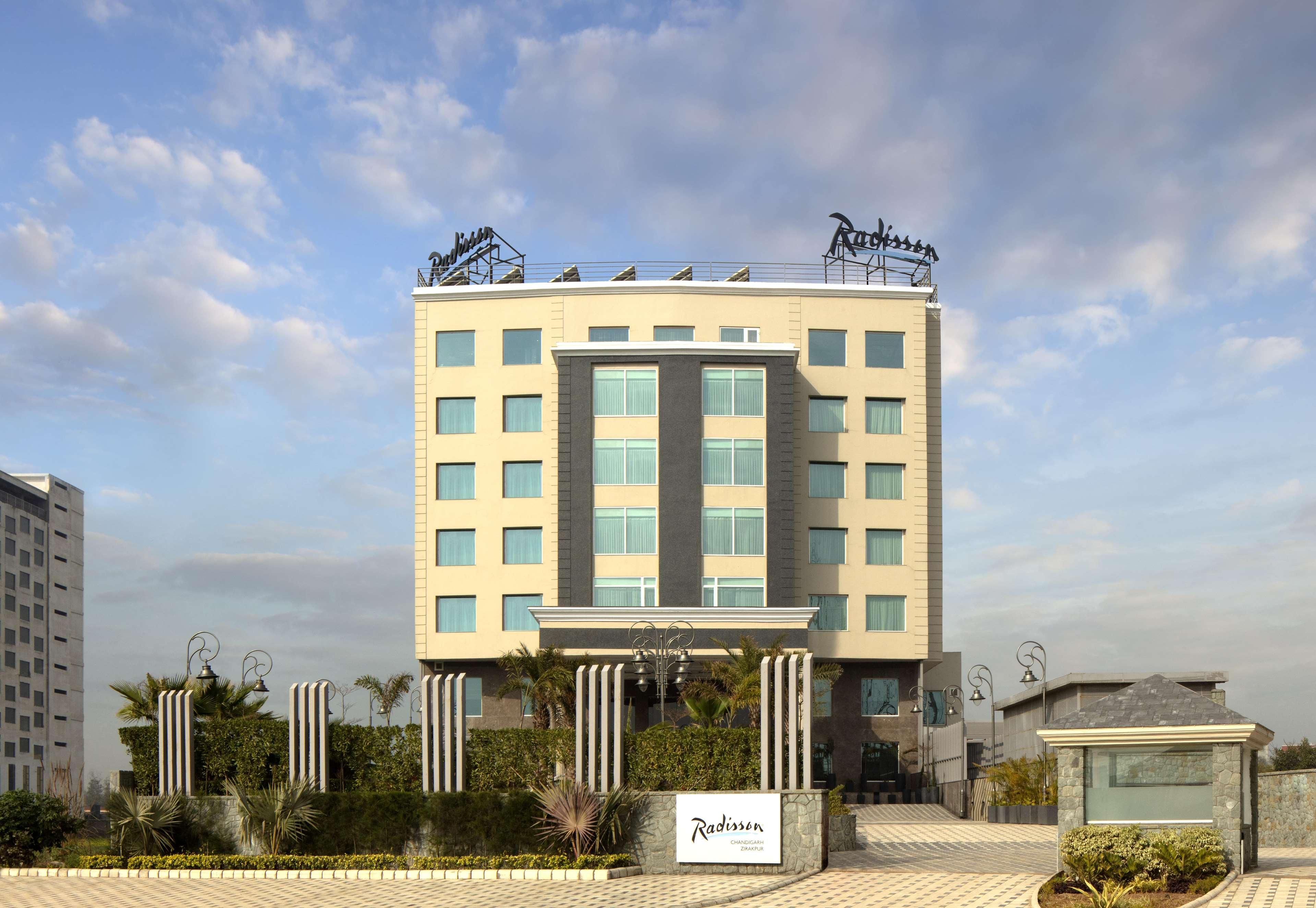 Radisson Chandigarh Zirakpur Esterno foto Radisson Blu Hotel, Pune