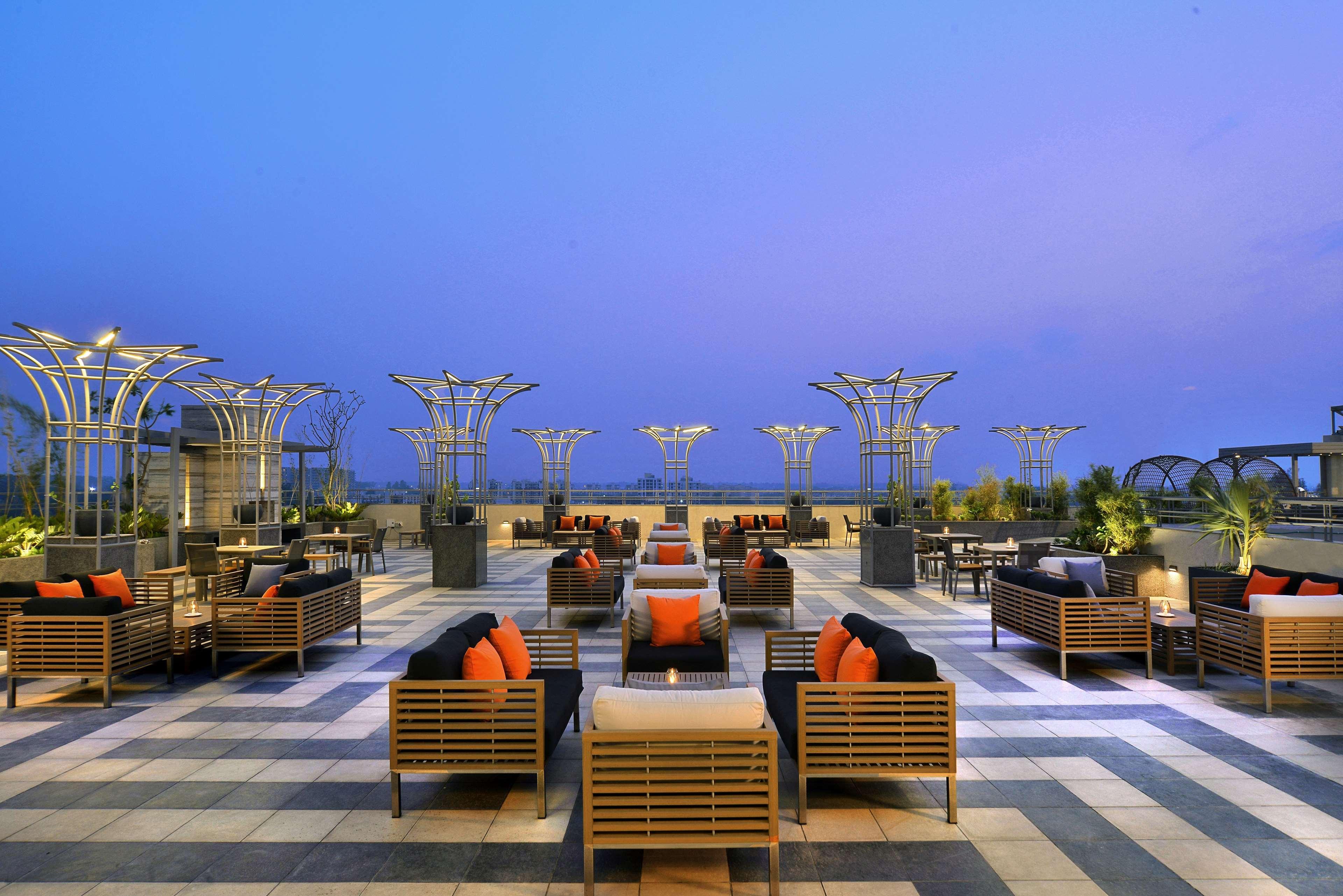 Radisson Chandigarh Zirakpur Esterno foto The Park, New Delhi